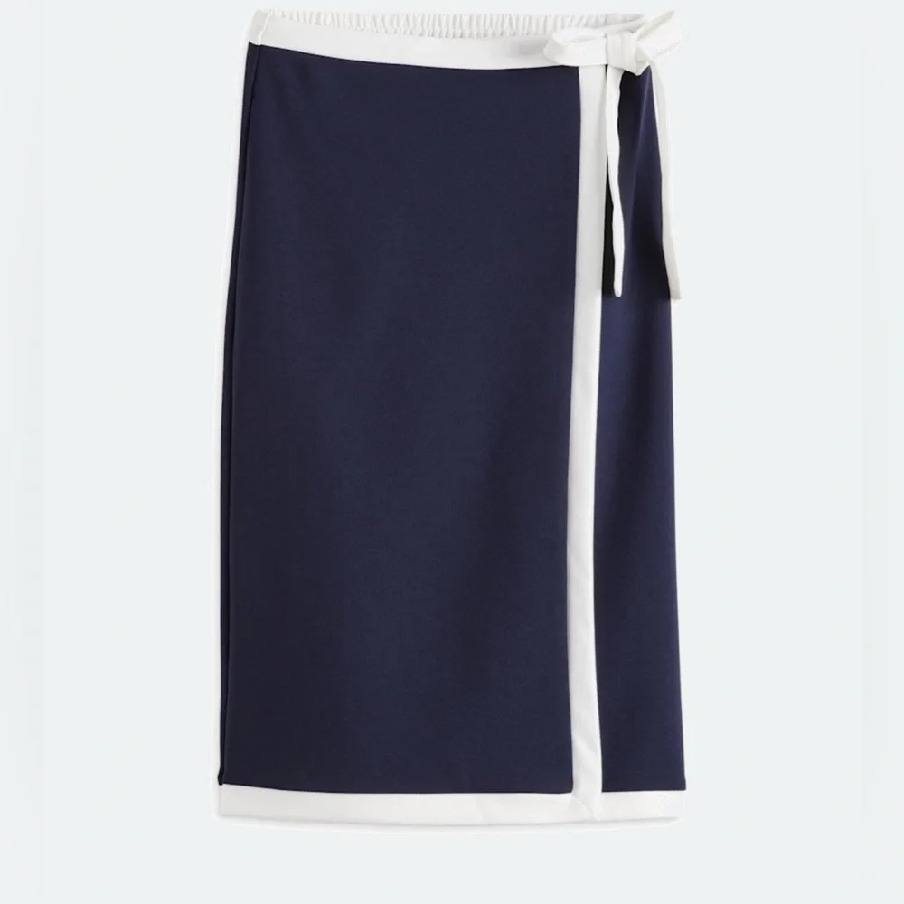 Skies Are Blue Navy Blue Pencil/Midi Skirt with White Trim - Picture 4 of 8